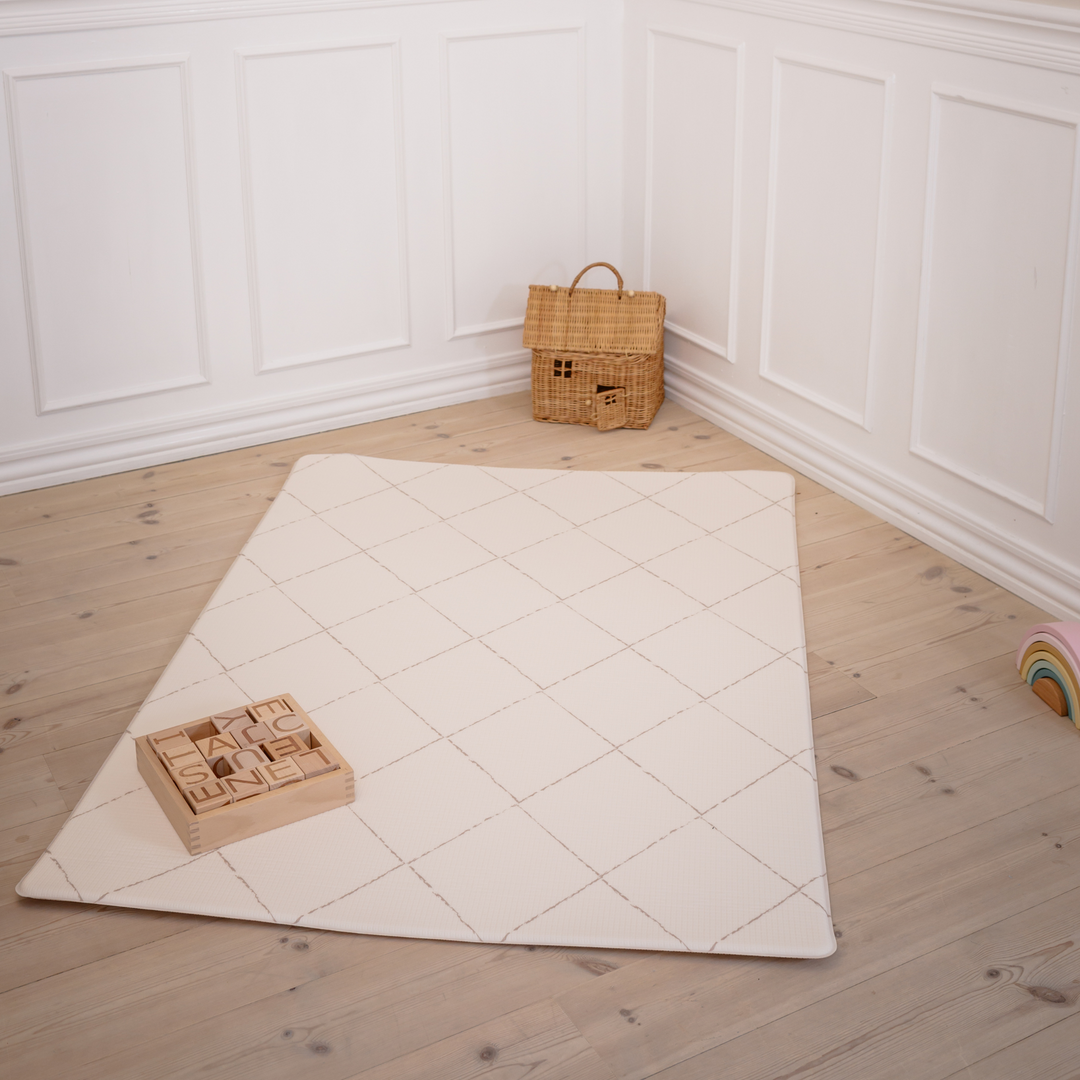 Atlas (store diamanter) legemåtte – blød og støttende skum til leg i stuen eller børneværelset