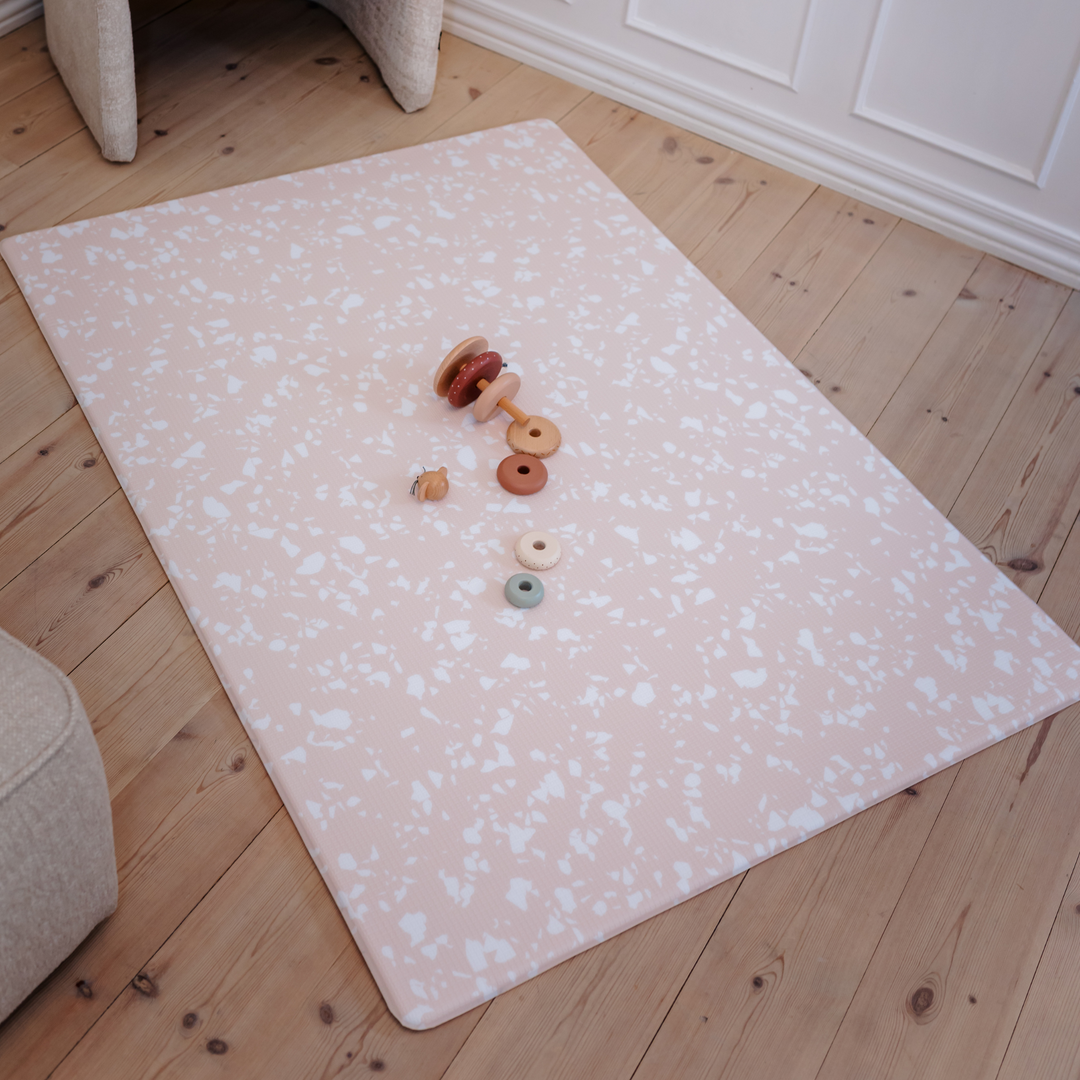 Rose Quartz (rosa/hvid) skumgulv legetæppe i Kompakt størrelse – perfekt til baby og tumling