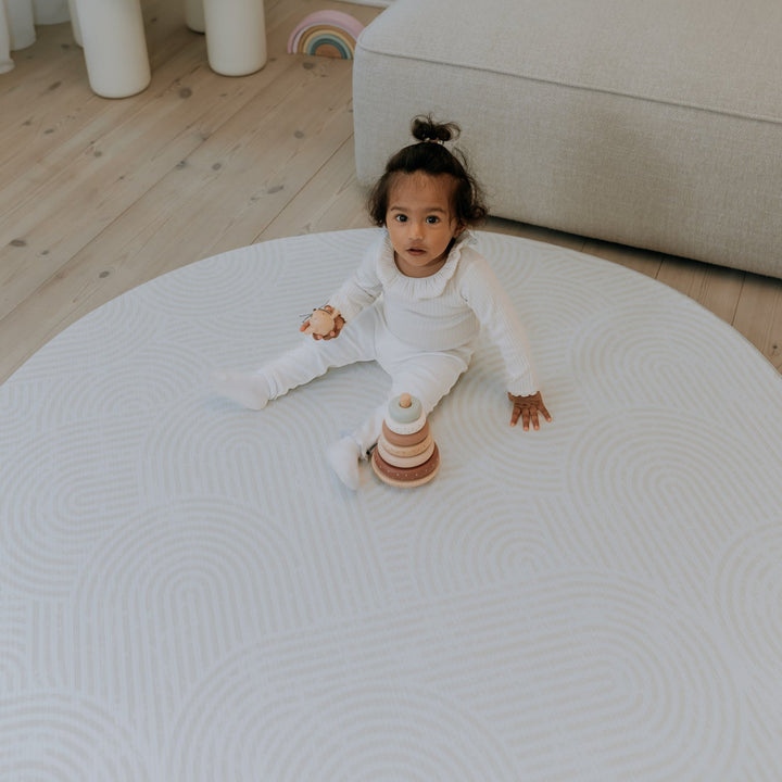 Arco (beige linjer) legetæppe – vendbar skummåtte med moderne design og høj komfort