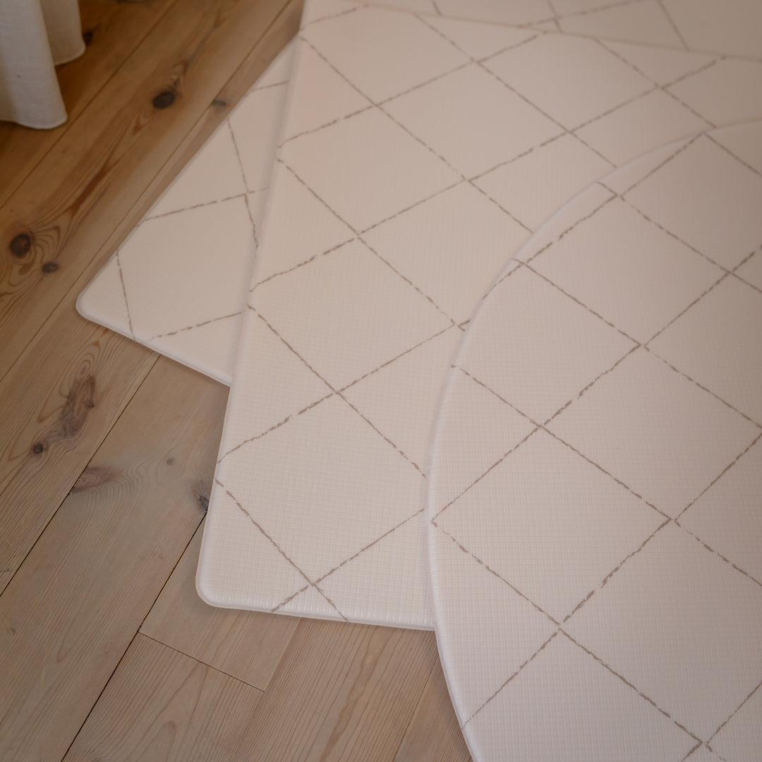 Alle størrelser af Little Ven legetæpper – stor, kompakt og rund skumgulv legemåtte i smukt skandinavisk design.