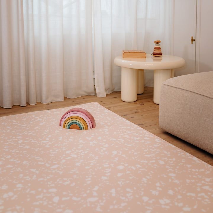 Rose Quartz (rosa/hvid) skumgulv legetæppe i Stor størrelse – perfekt til baby og tumling
