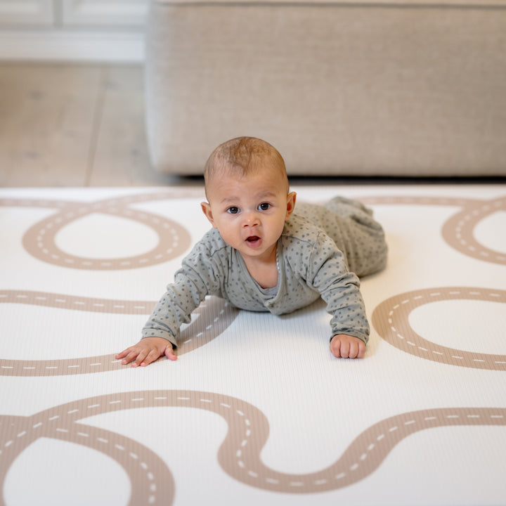 Little Roads (beige veje) skumgulv legetæppe i Kompakt størrelse – perfekt til baby og tumling