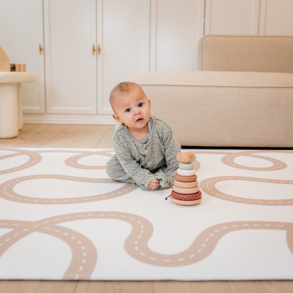 Little Roads (beige veje) legemåtte – blød og støttende skum til leg i stuen eller børneværelset