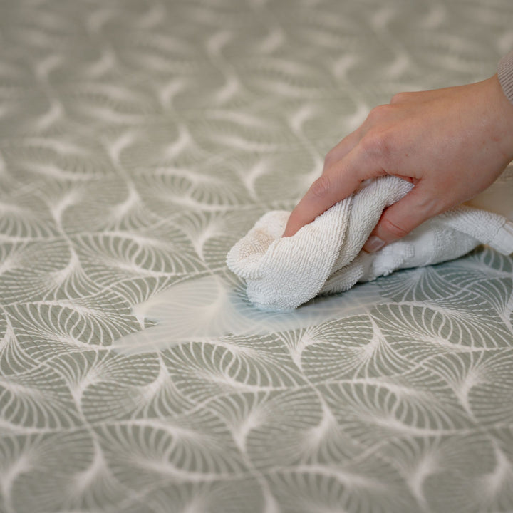 Thy (grøn) legetæppe – vendbar skummåtte med moderne design og høj komfort