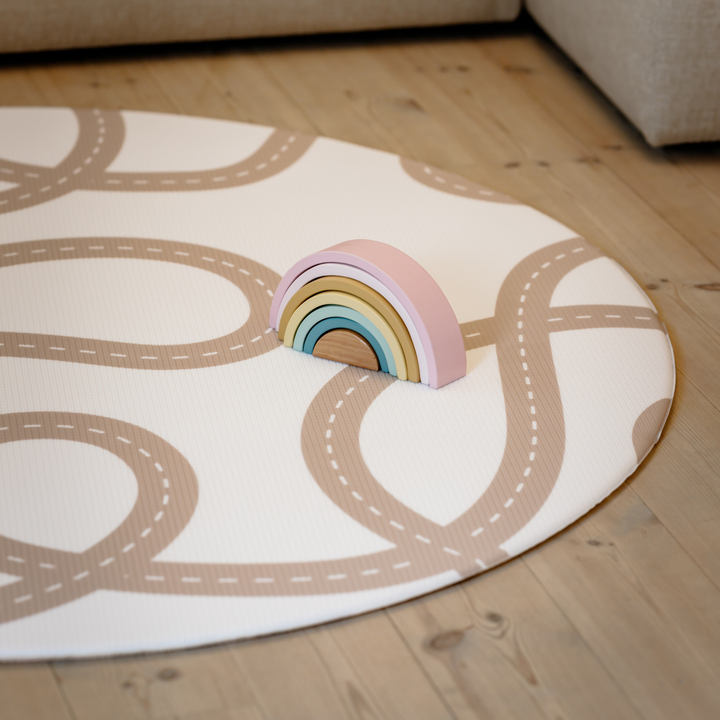 Little Roads (beige veje) legetæppe – vendbar skummåtte med moderne design og høj komfort